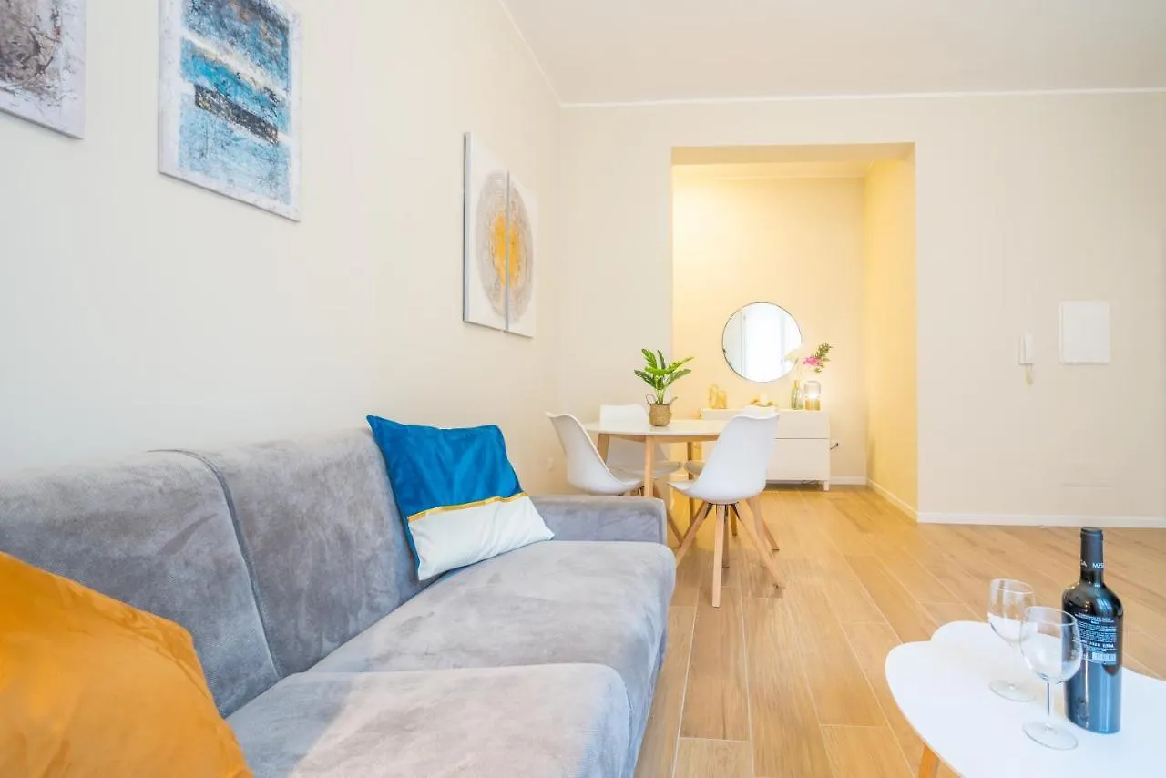 アパート Puccini Apt - Centro Citta - Wifi - Ac カリアリ